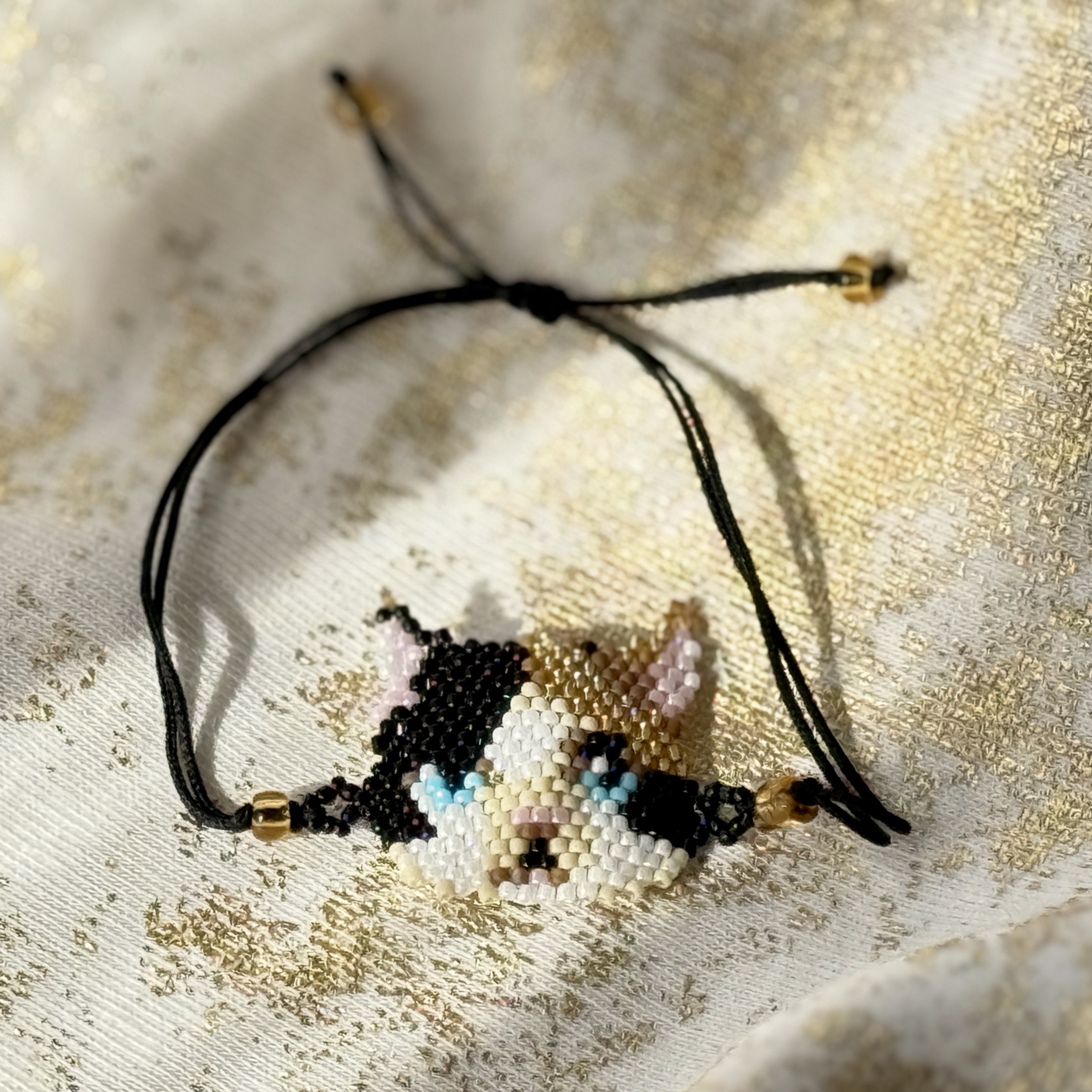 Houndstooth Apparel Beaded Bracelet | PATCHES CAT - Image 2
